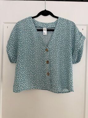 Floral Button-Front V-Neck Top